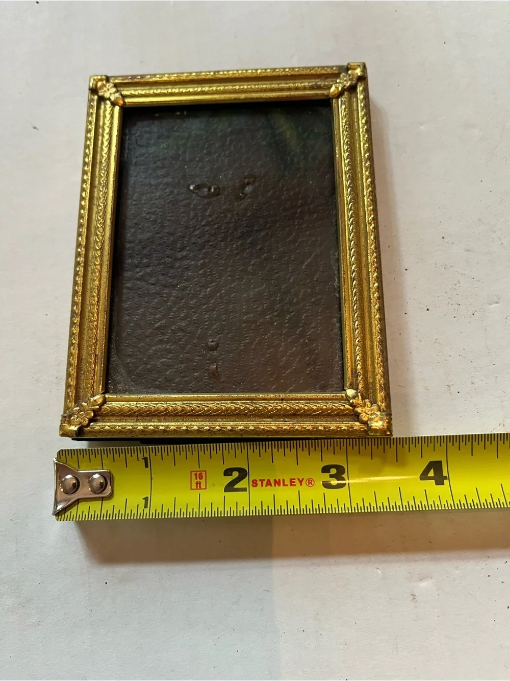 Vintage Ornate Gold-Finished Metal Picture Frame